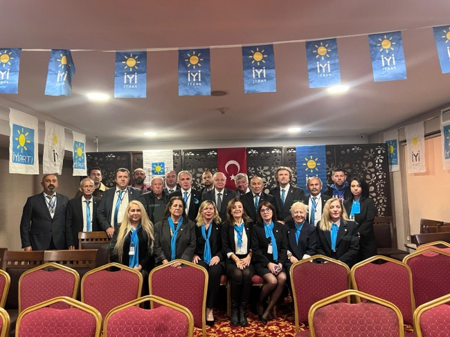 İYİ Parti İlçe Başkanlığına İsmail Işıkçelik Seçildi