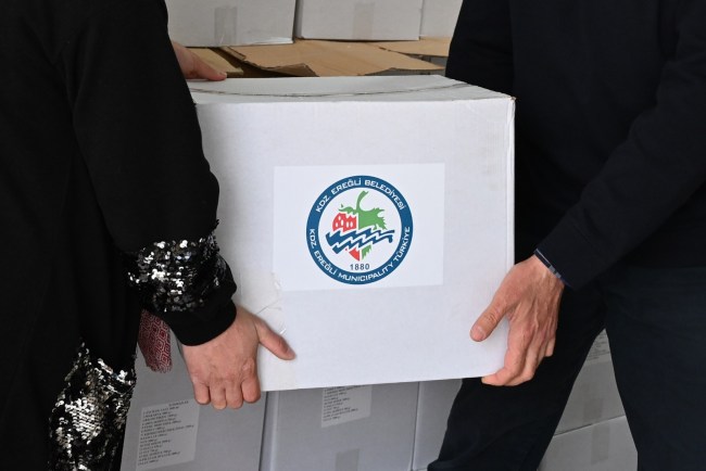 KDZ. EREĞLİ BELEDİYESİ, BAYRAM ÖNCESİ BİN AİLEYE GIDA YARDIMINDA BULUNUYOR