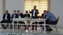 AK Parti yönetimi, köylere hizmet için sahada...