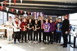 Başkan Posbıyık, Şampiyonlar İle Buluştu