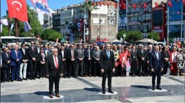 ANIT ÖNÜNDE 19 MAYIS TÖRENİ