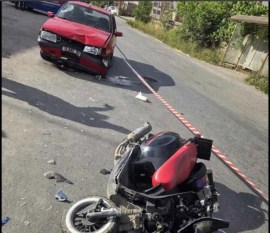 MOTORSİKLET İLE  OTOMOBİL KAFA KAFAYA ÇARPIŞTI...