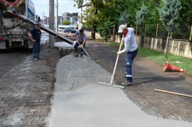 KEMER BÖLGESİNDE YOL GENİŞLETME ÇALIŞMALARI BAŞLADI