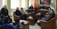 Başkan Tekin, gazetecileri kutladı